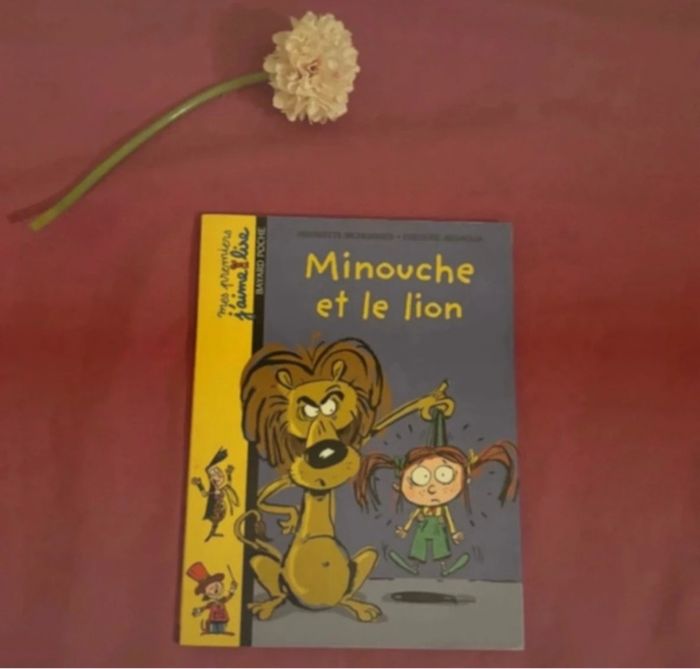 Minouche et le lion