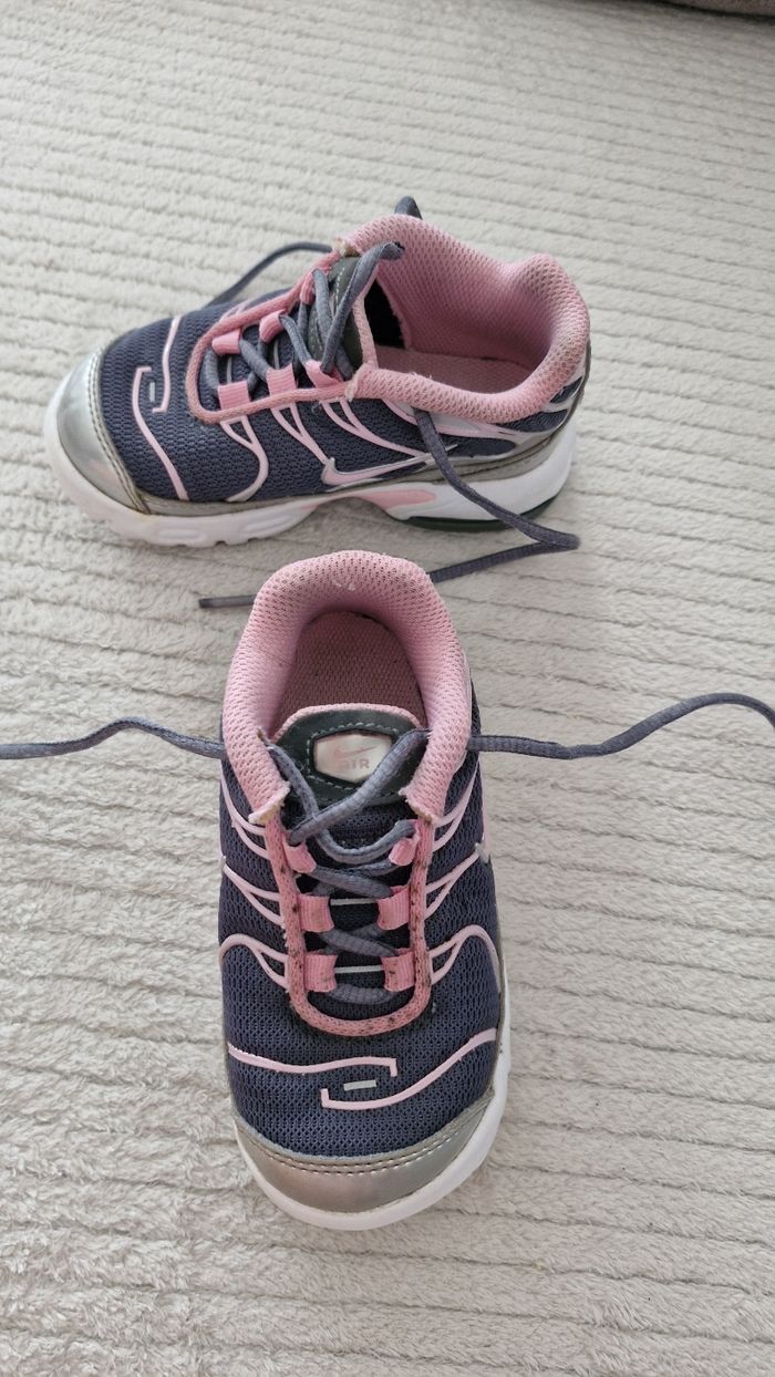 Nike Air Max Plus TN Bébé - Pointure 23,5 - Gris et Rose - photo numéro 3