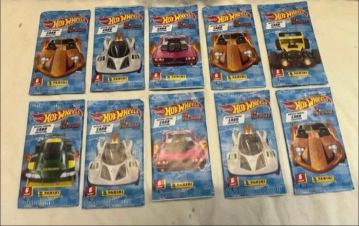 10 boosters cartes hotwheels on the road neufs scellés