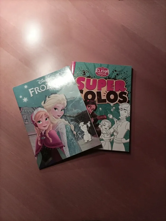 2 livres de coloriages Disney