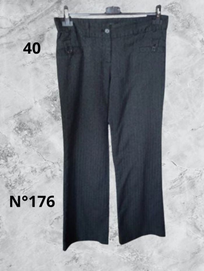 N°176 Pantalon noir T40. Mim.