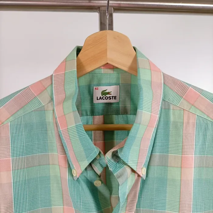 Chemise Lacoste vintage homme manches courtes carreaux verts et roses taille 42 vintage A1492 - photo numéro 4