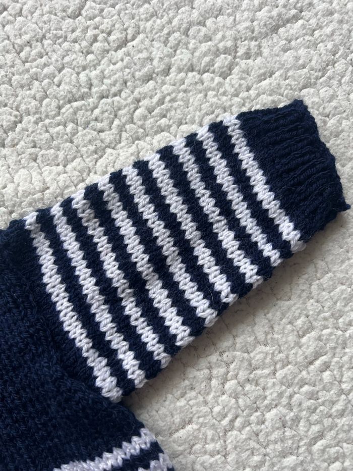 Pull en laine tricoté taille 18-24 mois - photo numéro 4