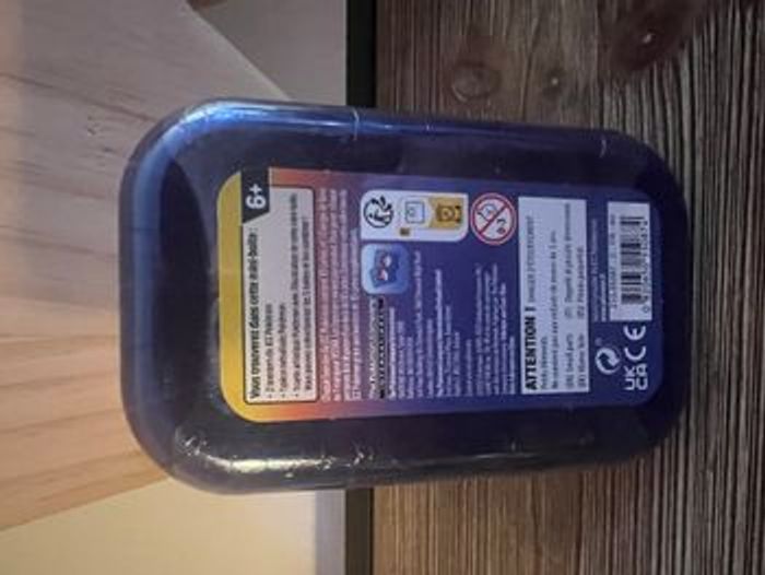 Pokémon Mini Tin Kanto Pikachu