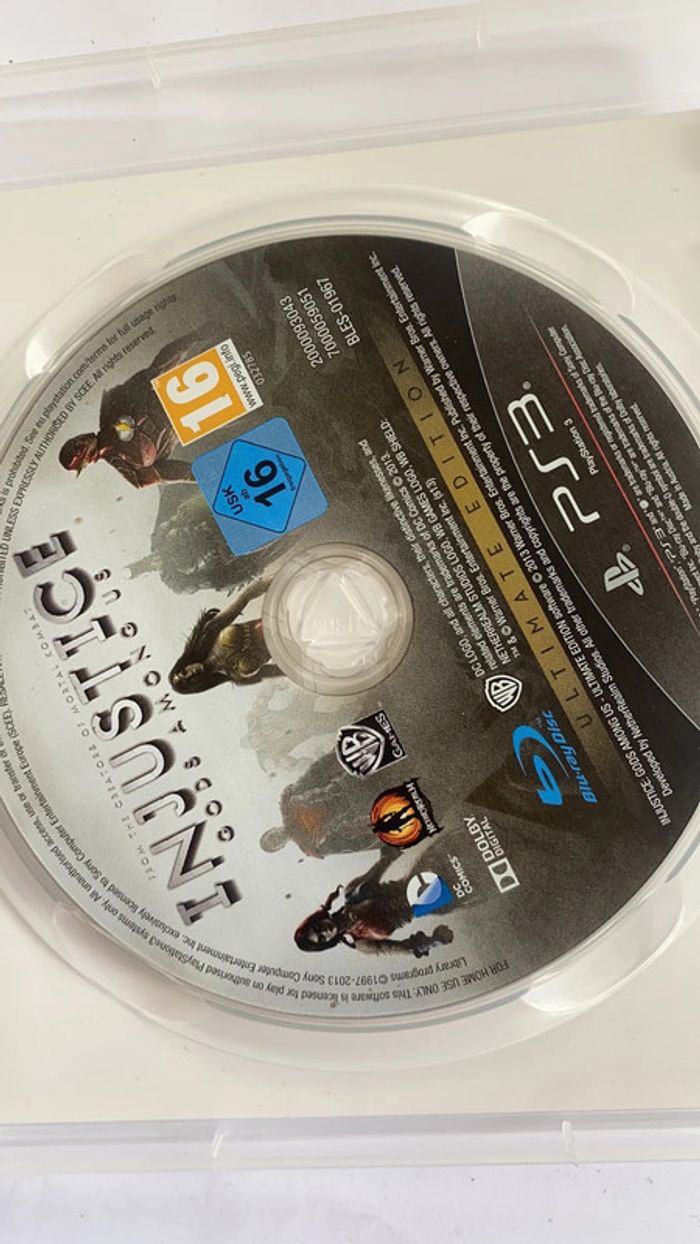 injustice gods among us Ultimate édition ps3 - photo numéro 2