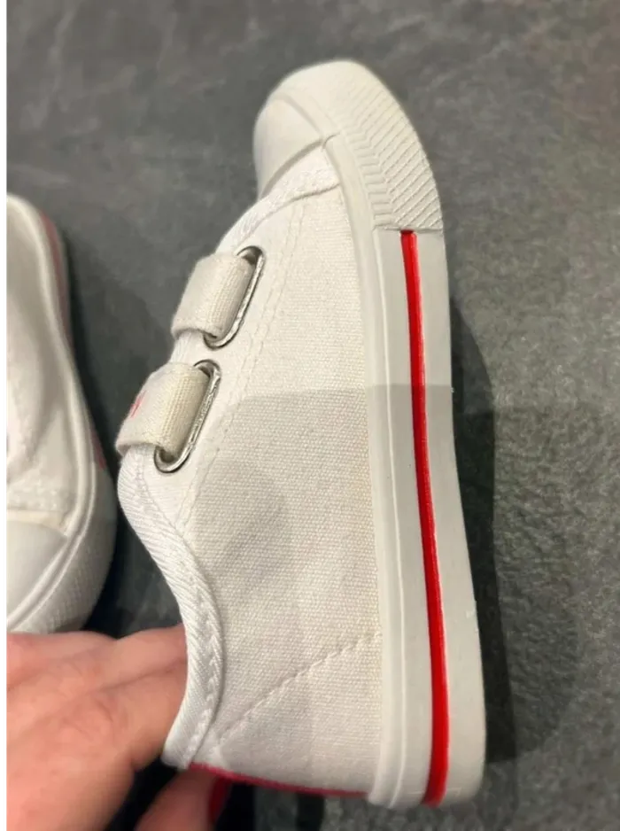 Basket  basse Mickey taille  25 - photo numéro 4