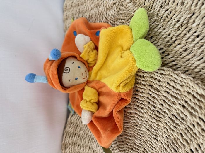 Doudou plat Poupée Papillon orange jaune NICOTOY