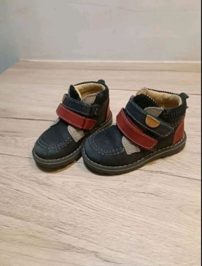 Chaussures à scratch en 21