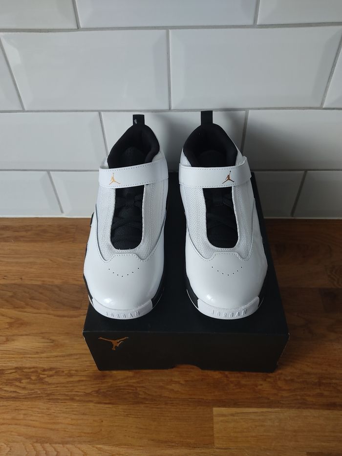 Baskets Jordan max aura 6 T 35 - photo numéro 3