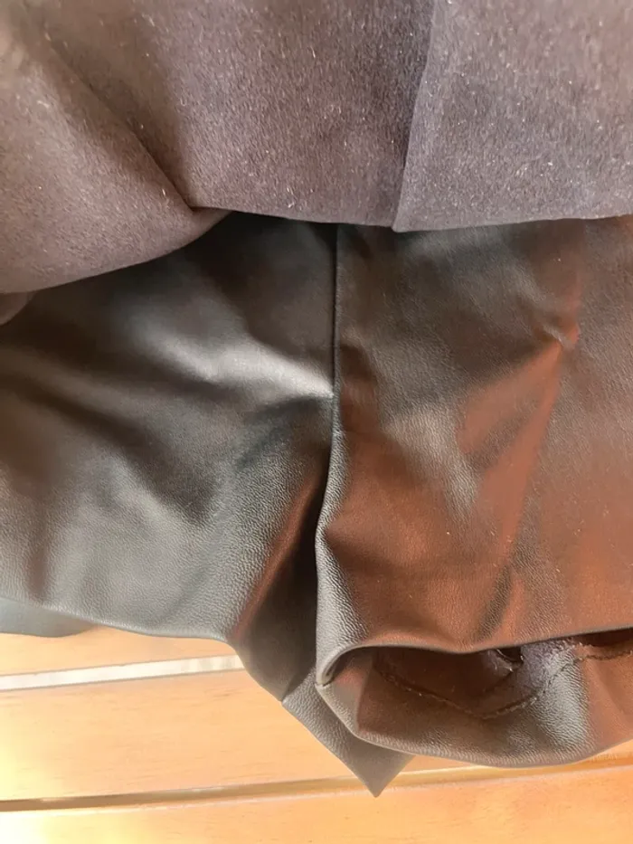 Jupe short similicuir Zara 4 ans - photo numéro 2