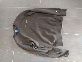 Pull champion taille S neuf