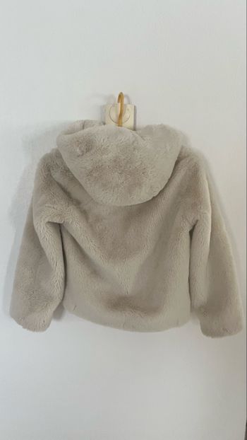 Veste en fausse fourrure fille  9/10