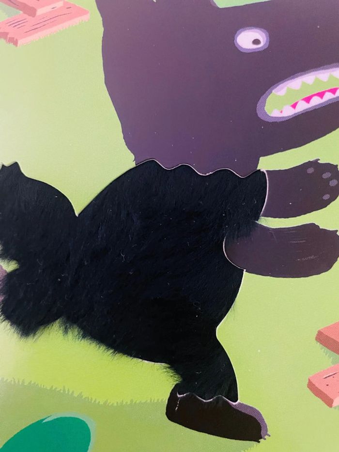 Livre à toucher les trois petits cochons - photo numéro 6