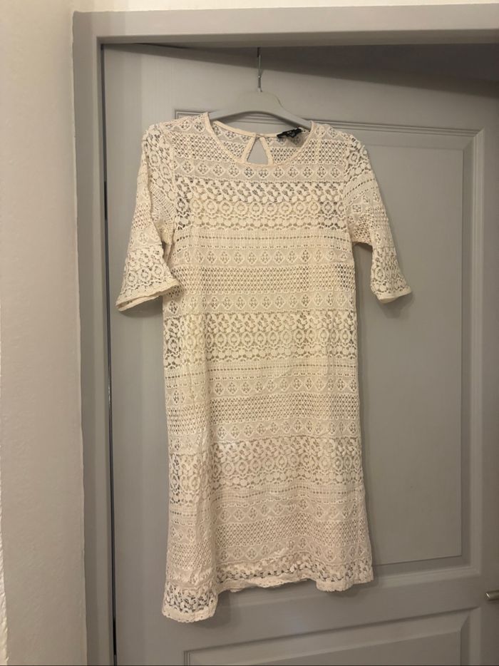 Robe en dentelle manches courtes h&m S