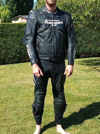 Combinaison de moto