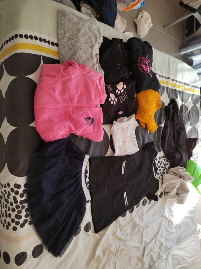 Lot vêtements fille 6 ans - photo numéro 5