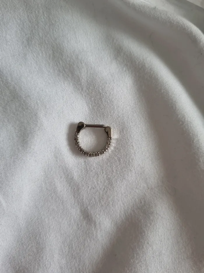Piercing septum