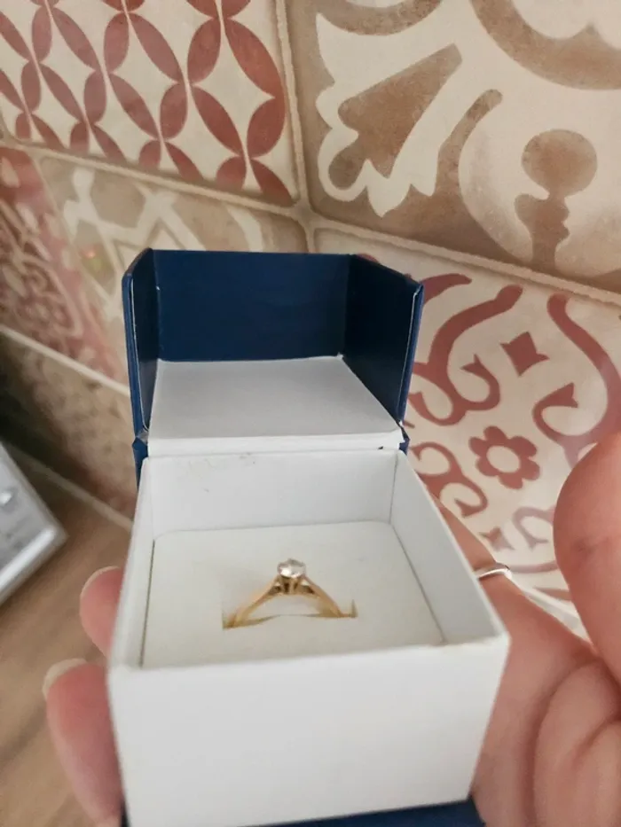 Bague or 18 carats – Taille 53/54 – pierre blanche scintillante - photo numéro 7