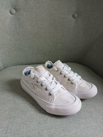 Jolie paire de Converse blanches pointure 28
