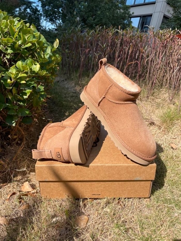 UGG classic ultra mini boots 39 - photo numéro 2