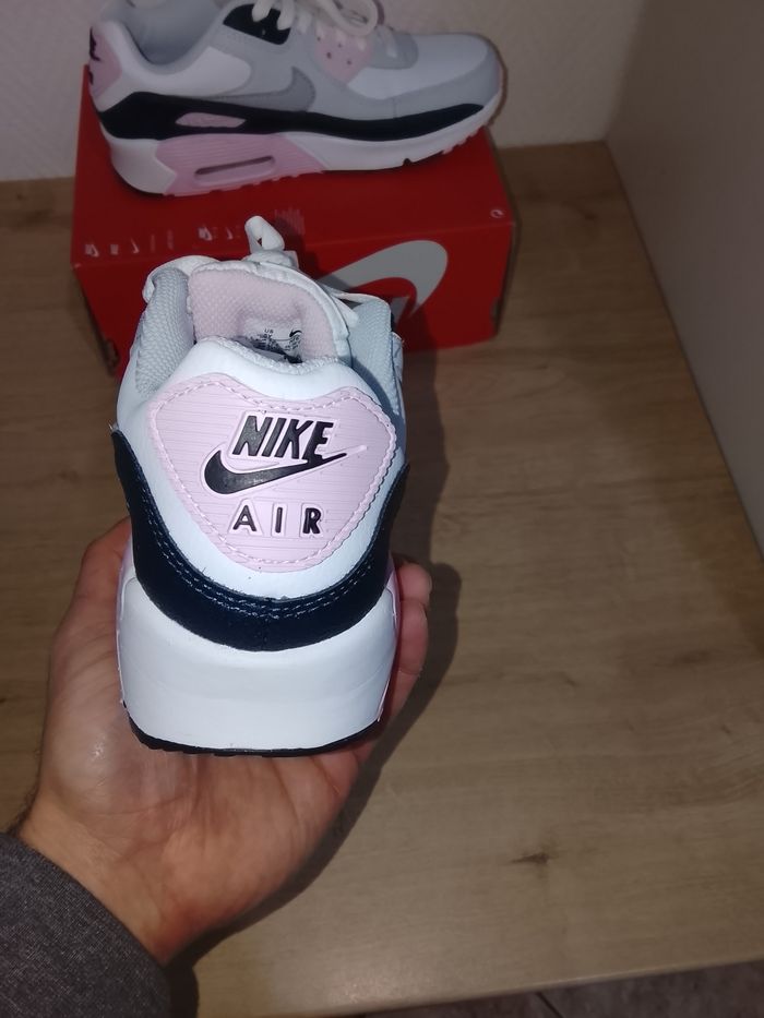 Nike Air Max 90 taille 37.5 - photo numéro 4