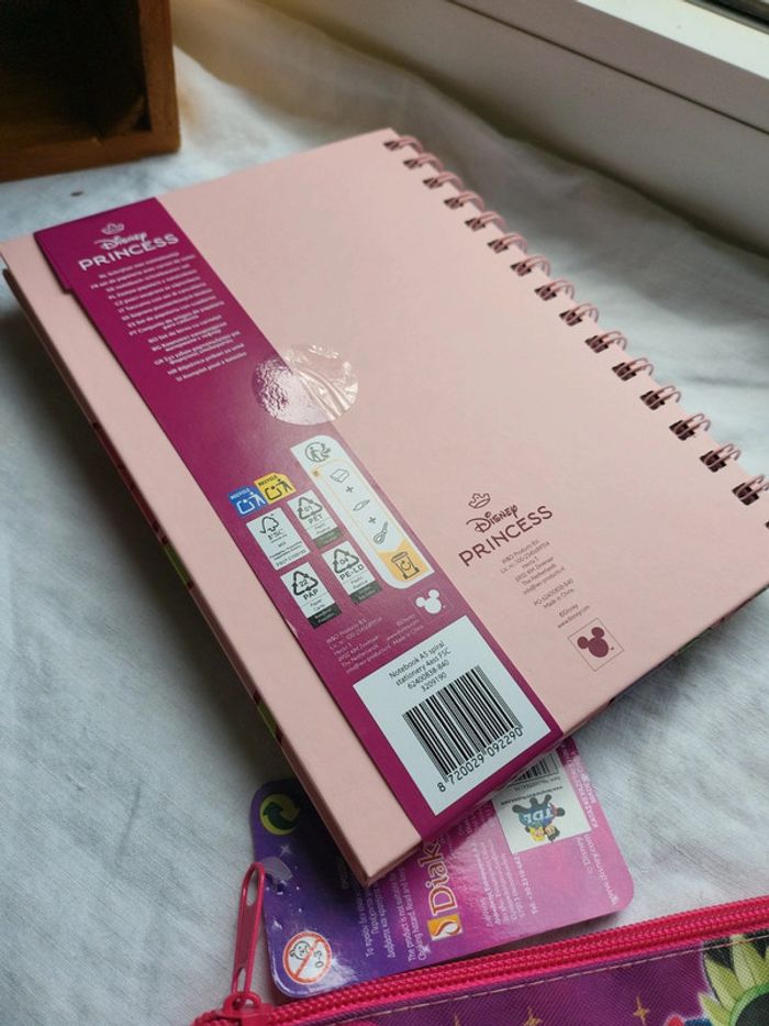 Carnet trousse papeterie princesses Disney - photo numéro 6