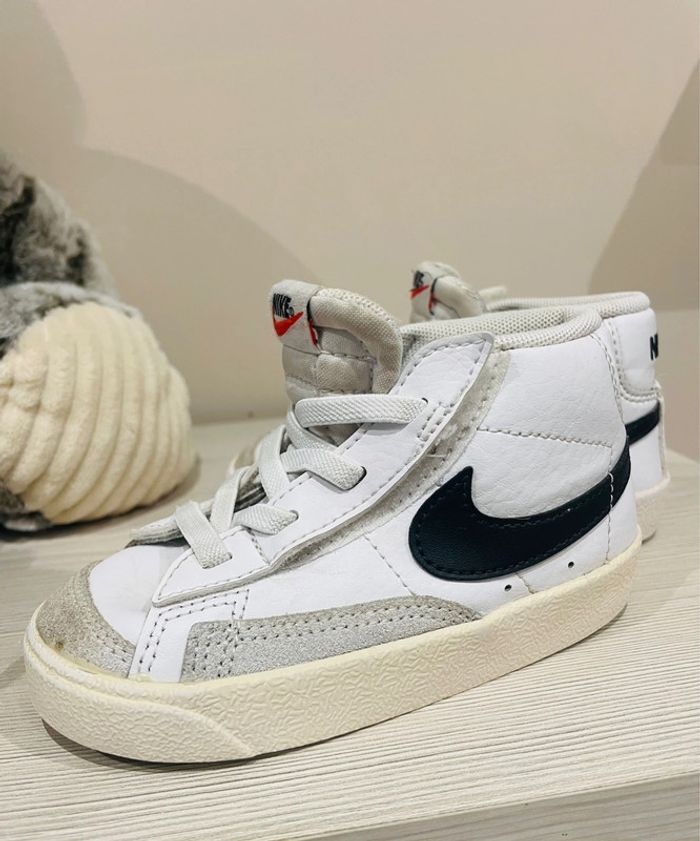Baskets Nike Blazer Mid mixte - pointure 23,5 - photo numéro 4