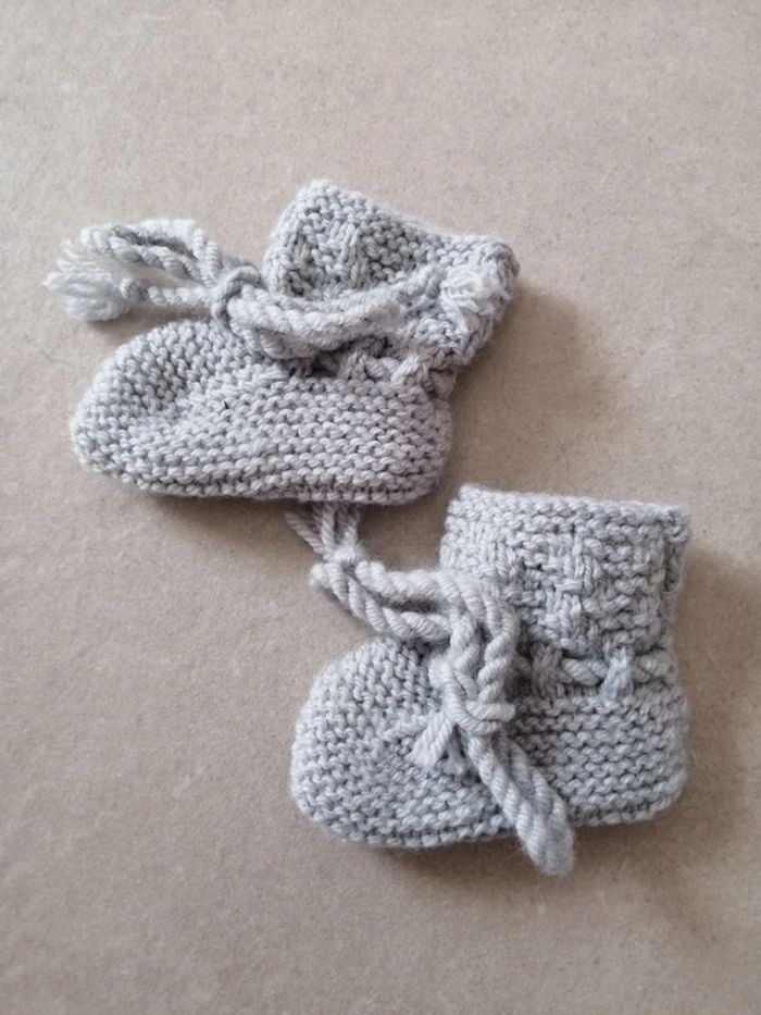 Chaussons gris bébé