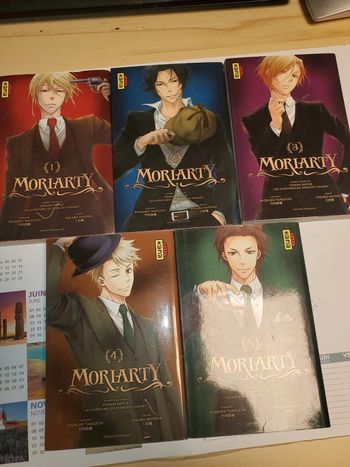 Vends 5 mangas Moriarty tome 1 à 5.