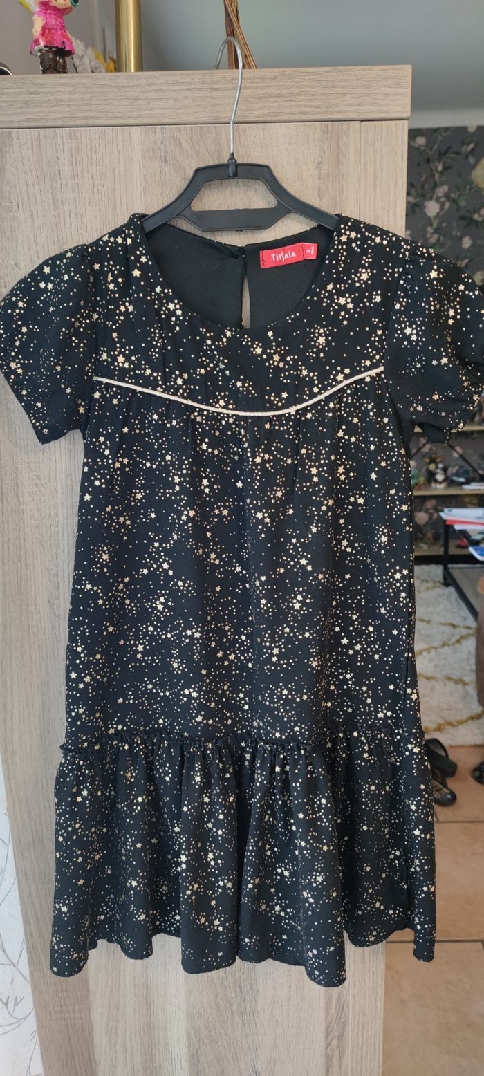Robe brillante doré