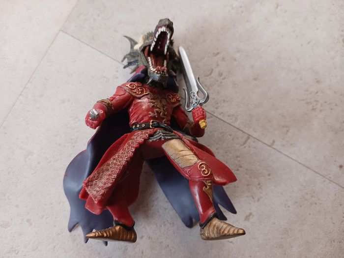 Figurine loup dragon guerrier