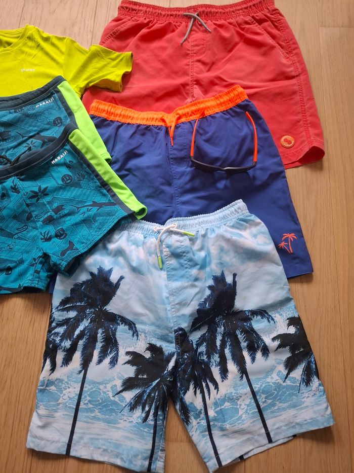 Lot 7 maillots et accessoires - photo numéro 2