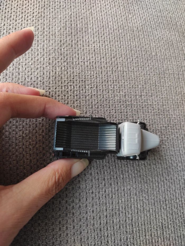 Miniature camion porteur de benne Chevrolet - photo numéro 3