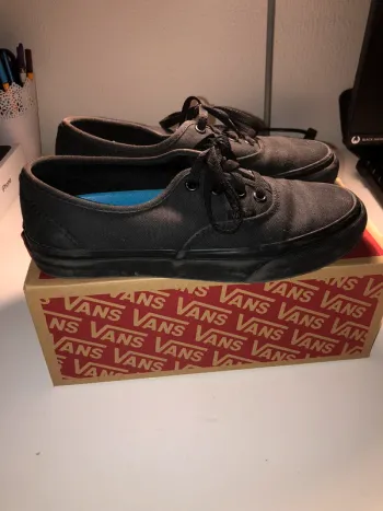 Vans noires en 36,5
