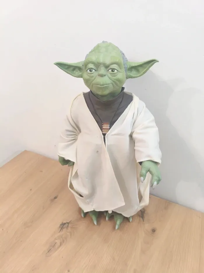 Grande figurine Star Wars Yoda - photo numéro 3