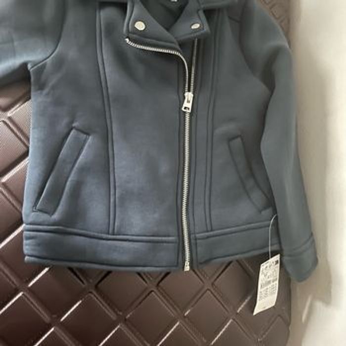 Veste fille neuve 5/6 ans - photo numéro 2