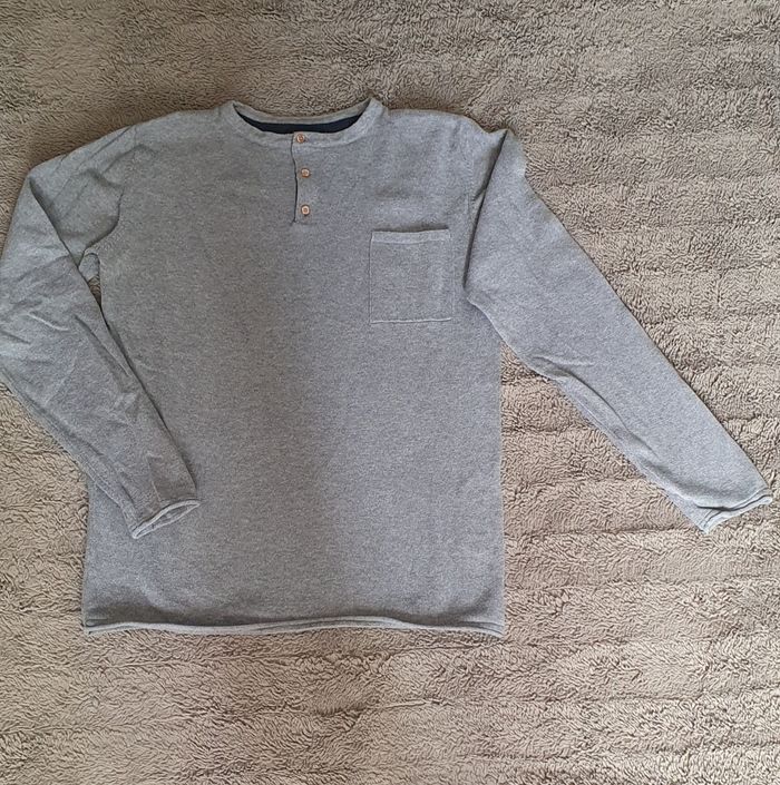 Pull taille 12ans