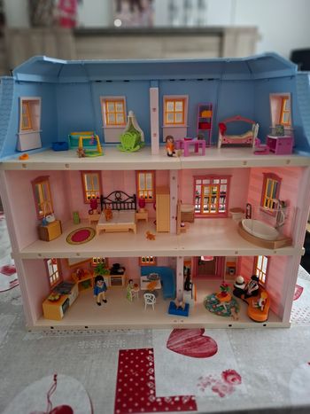 Grande maison rose Playmobil Dolhouse complète