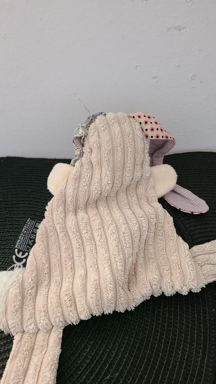 Doudou plat lapin LES DEGLINGOS Lapinos beige grandes oreilles 29 cm - photo numéro 2
