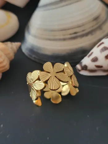 Bague ouverte acier inoxydable motif fleurs large Dorée