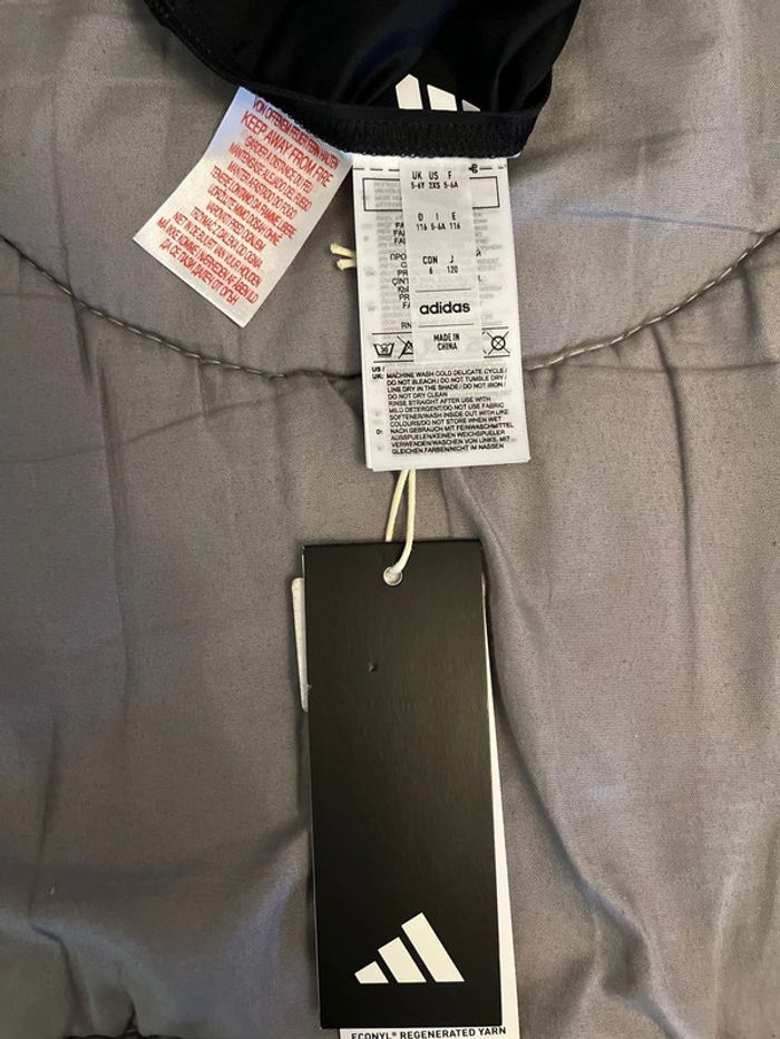 Maillot de bain une pièce fille Adidas 5-6 ans - photo numéro 3