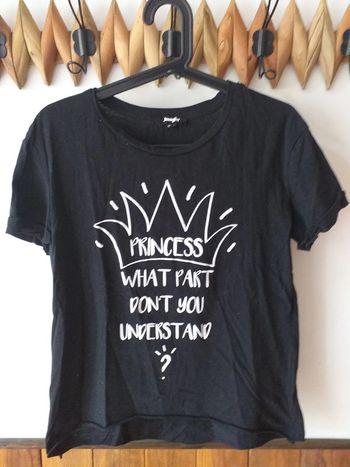 Tee-shirt noir avec inscription