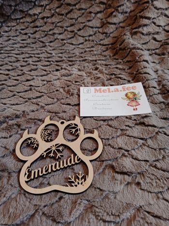 Boule de Noël personnalisée en bois