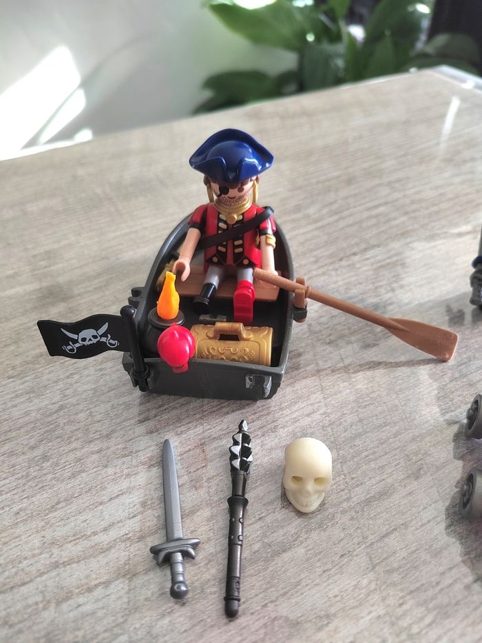 Chevalier et pirate playmobil en très bon état - photo numéro 3