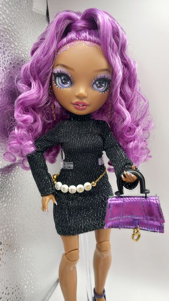 Poupée rainbow high Lilac Lane 