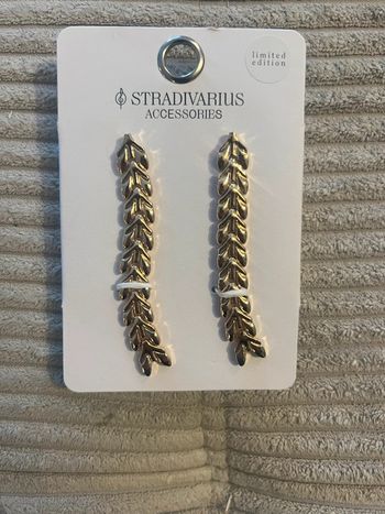 Boucle d’oreilles neuves