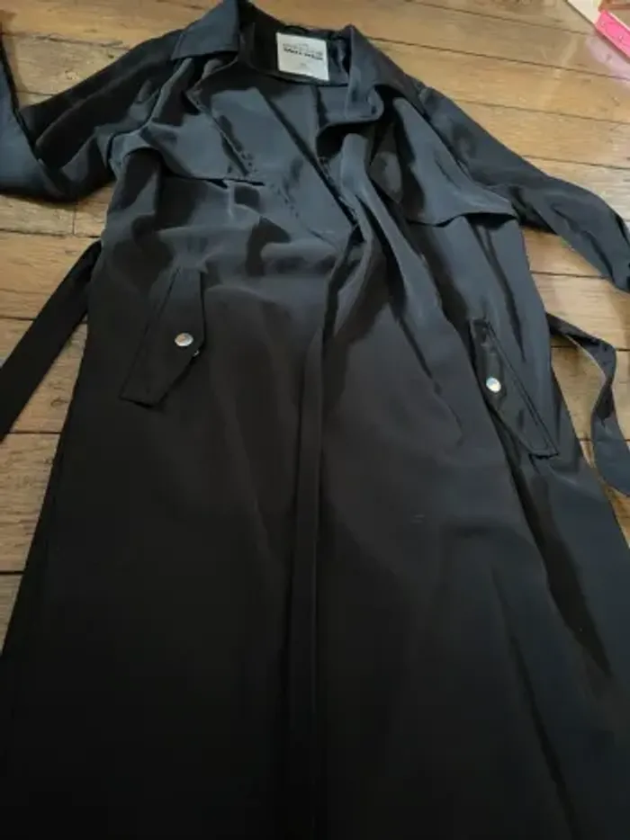 Trench Noir - photo numéro 12