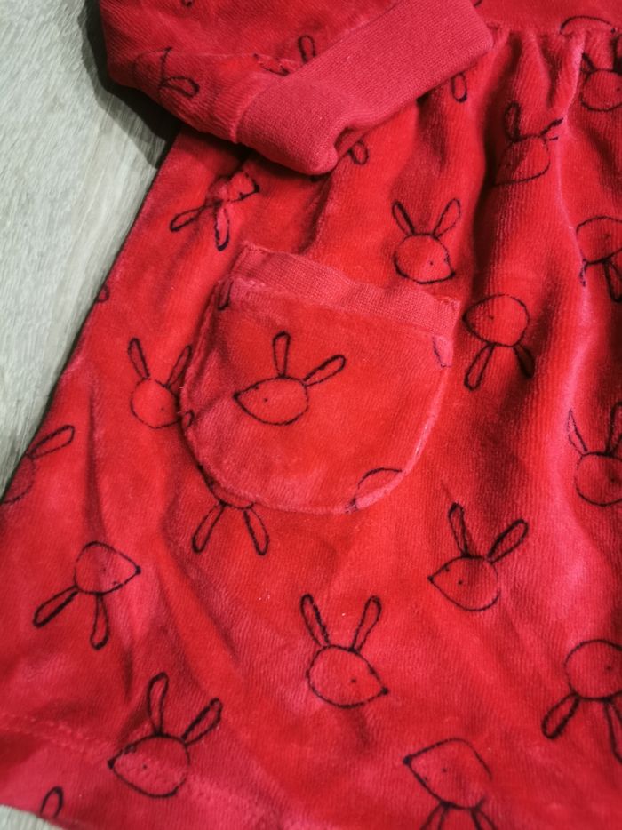 Robe d'hiver rouge motif lapin neuve sans étiquette 9mois sucre d'orge - photo numéro 2