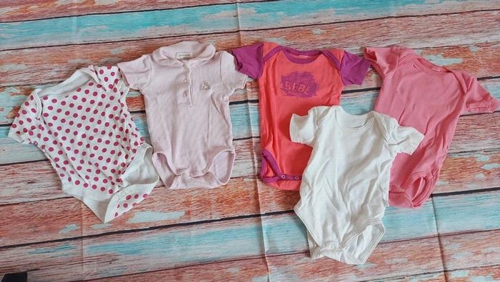 Lot de 5 bodies manches courtes fille 6 mois