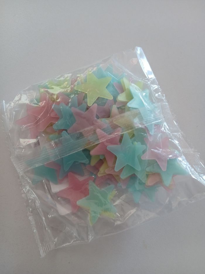 Lot 100 etoiles fluorescente - photo numéro 3
